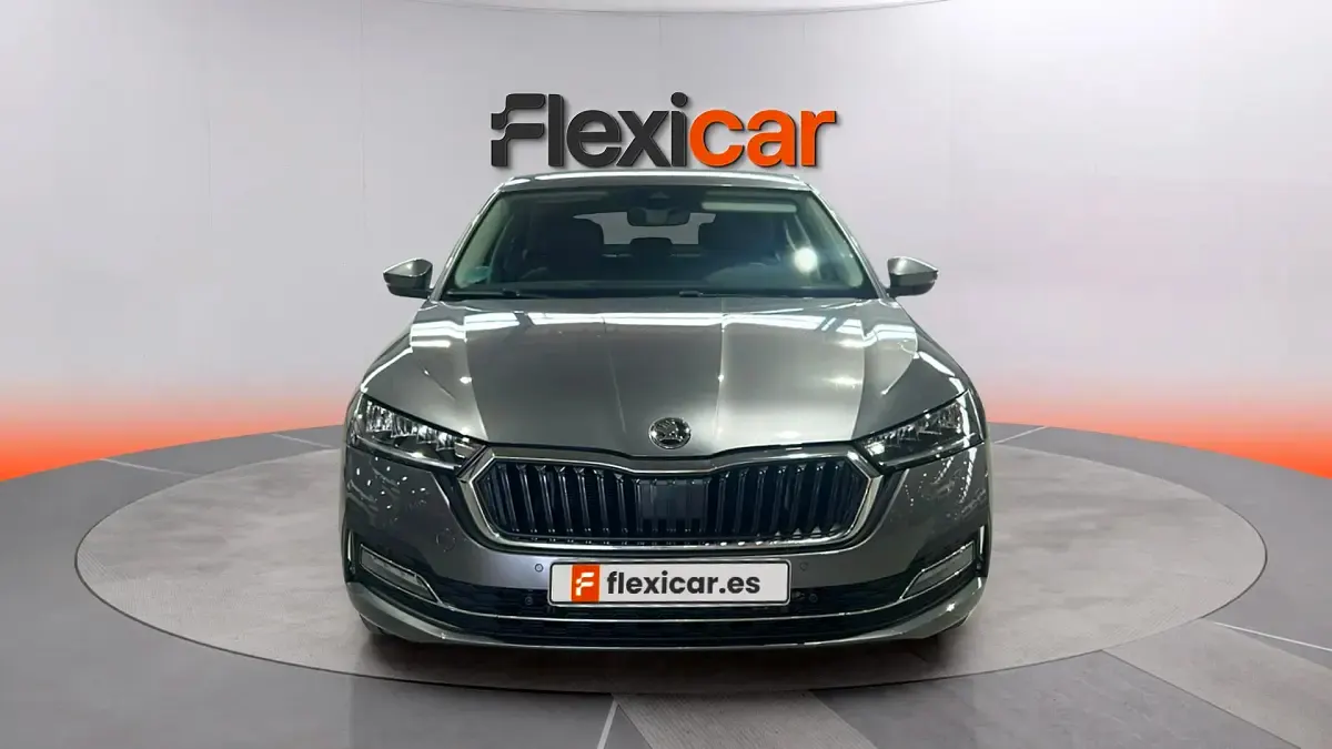 Usado Skoda Octavia Ambition 116 CV (85 kW) 2024 Gris Berlina