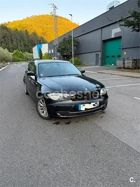 Usado BMW 118 143 CV (105 kW) 2007 Negro Utilitario