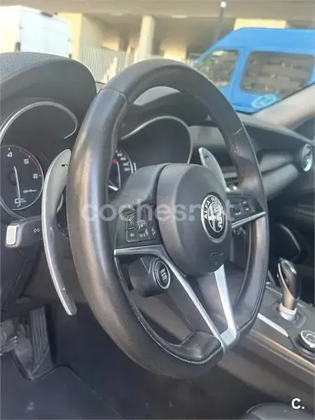 Usado Alfa Romeo Stelvio 180 CV (132 kW) 2018 Rojo SUV