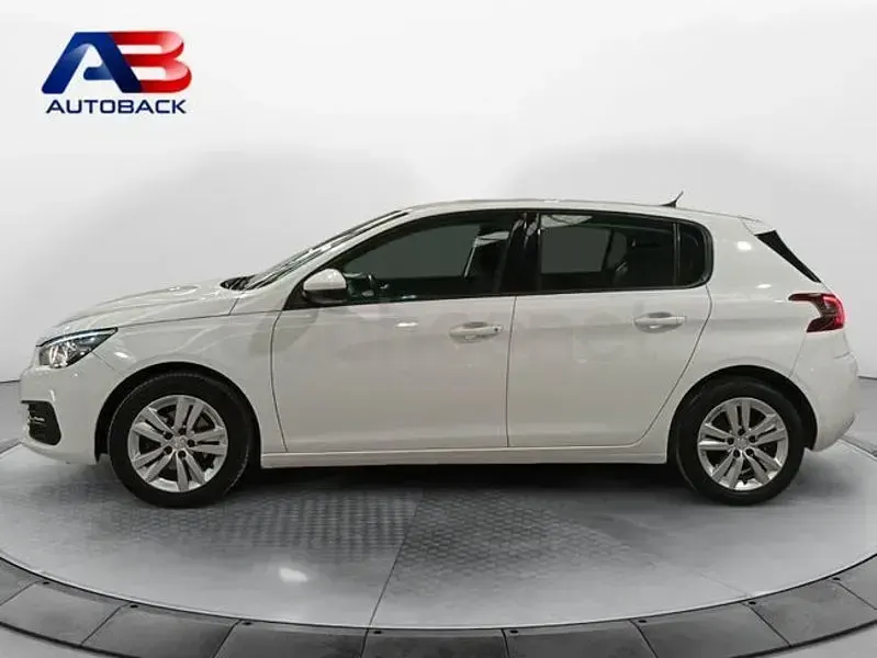 Usado Peugeot 308 Active 130 CV (95 kW) 2021 Blanco Berlina