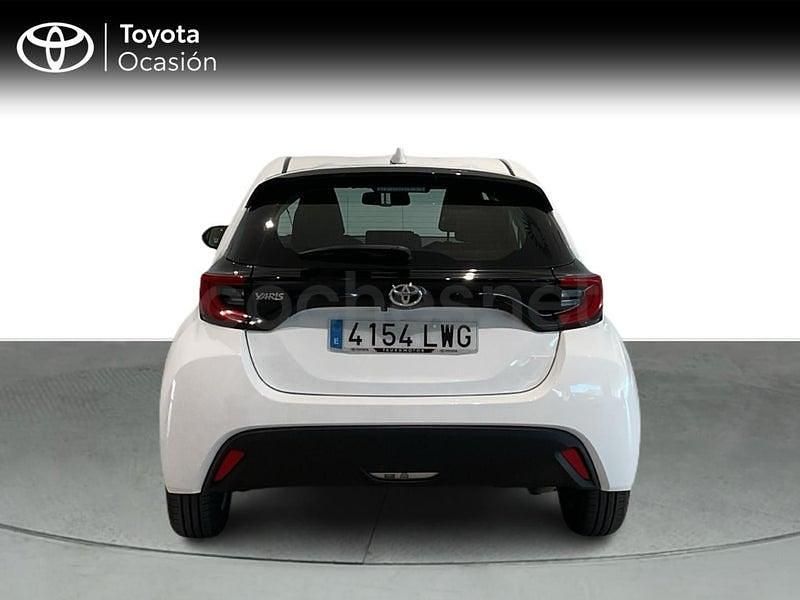 Usado Toyota Yaris 125 CV (91 kW) 2022 Blanco Utilitario