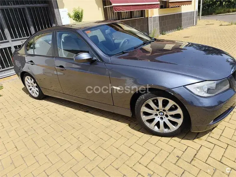 Begagnad BMW 320 163 HK (119 kW) 2006 Svart Sedan