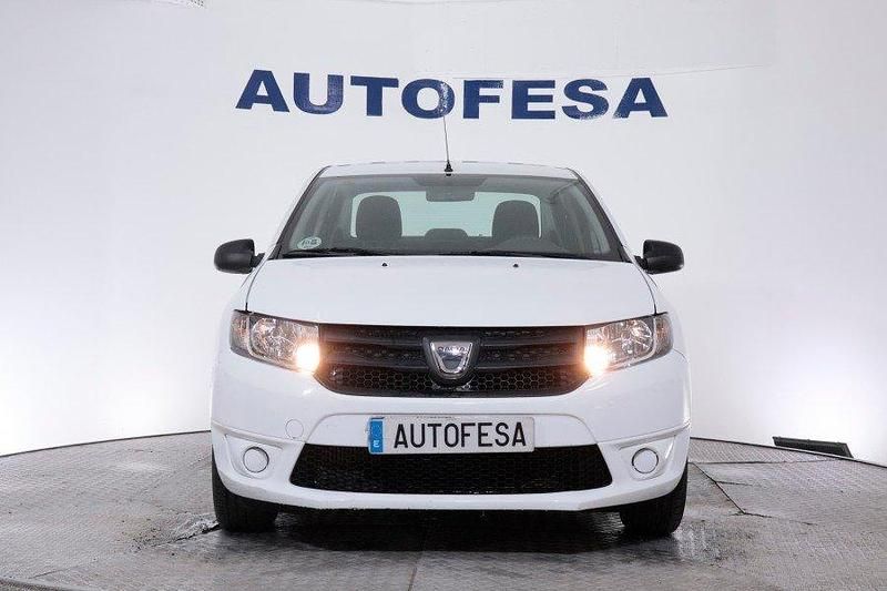 Usado Dacia Logan Ambiance 75 CV (55 kW) 2014 Blanco Berlina