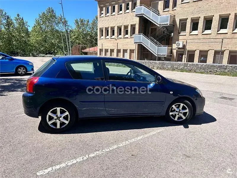 Usado Toyota Corolla Sol 116 CV (85 kW) 2004 Azul Berlina