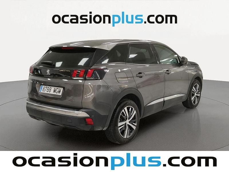 Usado Peugeot 3008 Allure 131 CV (96 kW) 2023 Gris plata SUV