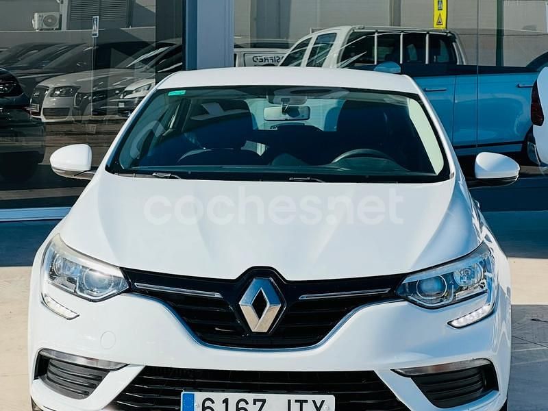Usado Renault Mégane III Intens 100 CV (73 kW) 2016 Blanco Berlina