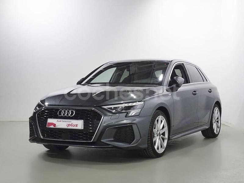 Gris / plata Usado 2024 Audi A3 Sportback e-tron S-Line Berlina | 35.800 € (Un poco caro) - Imagen 1/4