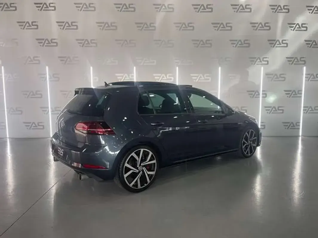Usado VW Golf VII GTI 245 CV (180 kW) 2019 Gris Utilitario