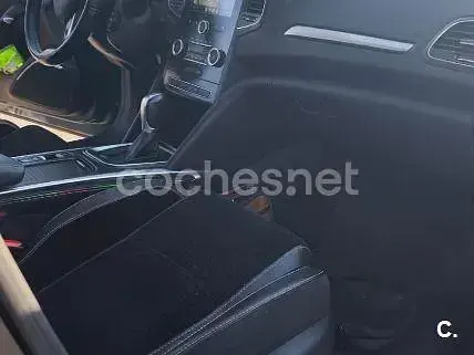 Usado Renault Mégane IV Zen 140 CV (102 kW) 2019 Negro Berlina