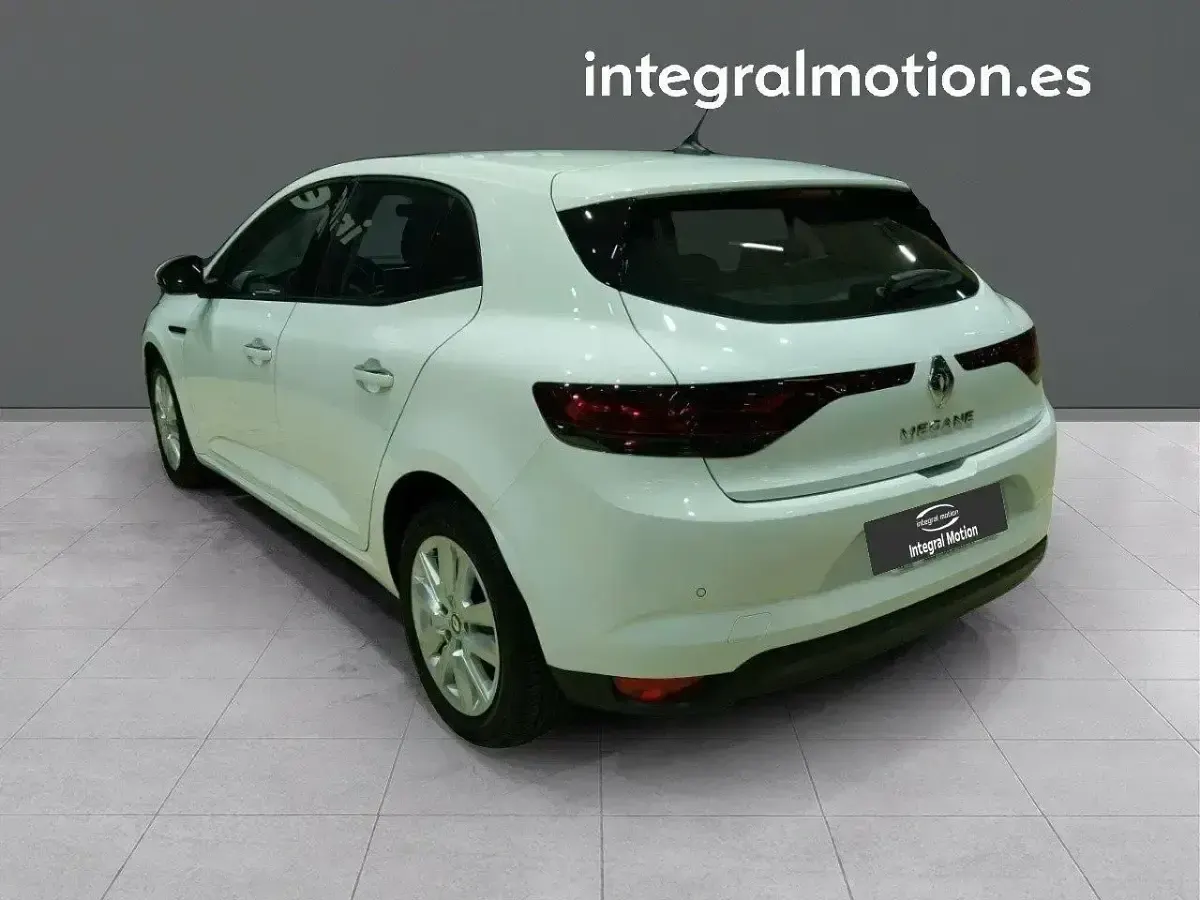 Usado Renault Mégane II Intens 115 CV (84 kW) 2022 Blanco Berlina