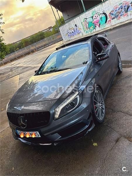 Gris / plata Usado 2016 Mercedes A45 AMG AMG Berlina | 26.900 € (Precio justo) - Imagen 1/4