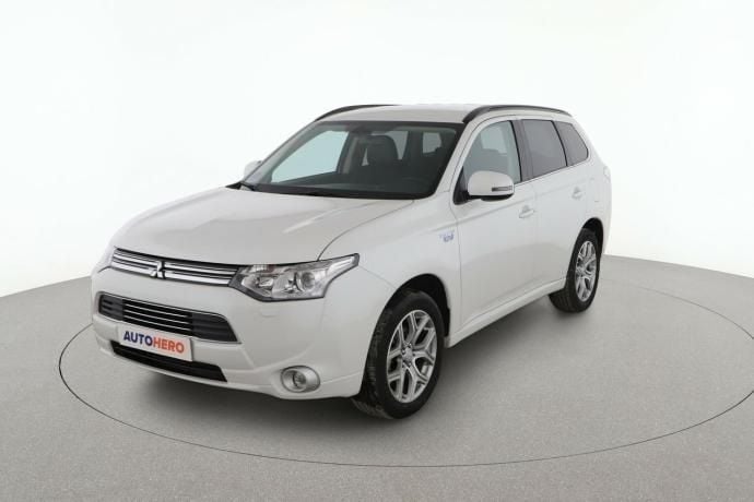 Blanco Usado 2015 Mitsubishi Outlander Motion SUV | 15.399 € (Buen precio) - Imagen 1/4