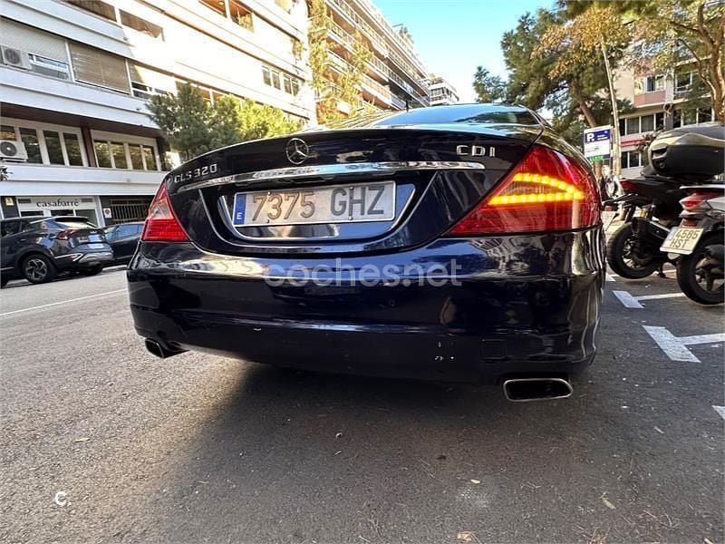 Usado Mercedes CLS320 224 CV (164 kW) 2008 Negro Berlina