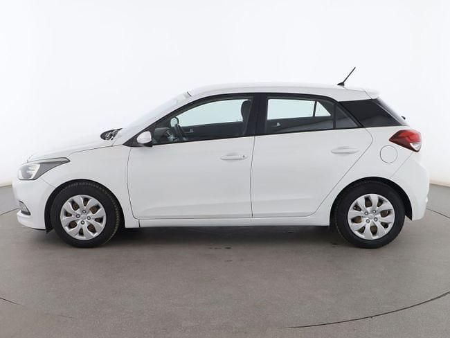 Usado Hyundai i20 86 CV (63 kW) 2015 Blanco Berlina