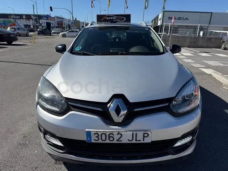 Usado Renault Mégane GrandTour Business 110 CV (80 kW) 2016 Gris / plata Familiar