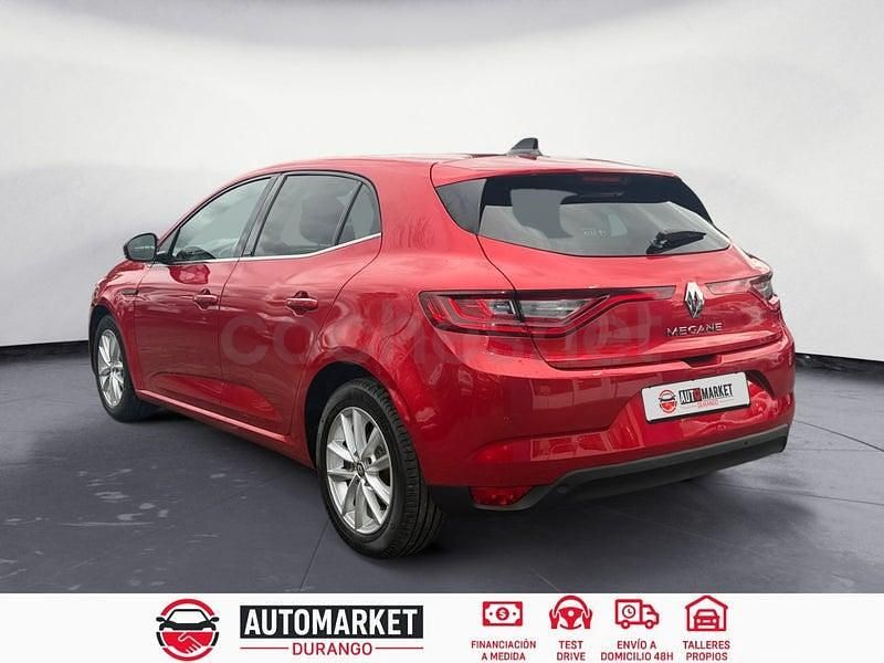 Usado Renault Mégane IV Zen 130 CV (95 kW) 2018 Rojo Berlina