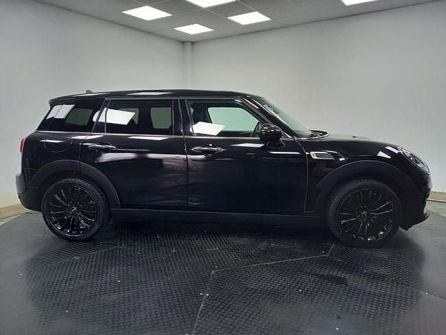 Usado Mini Cooper Clubman 137 CV (100 kW) 2019 Negro Familiar