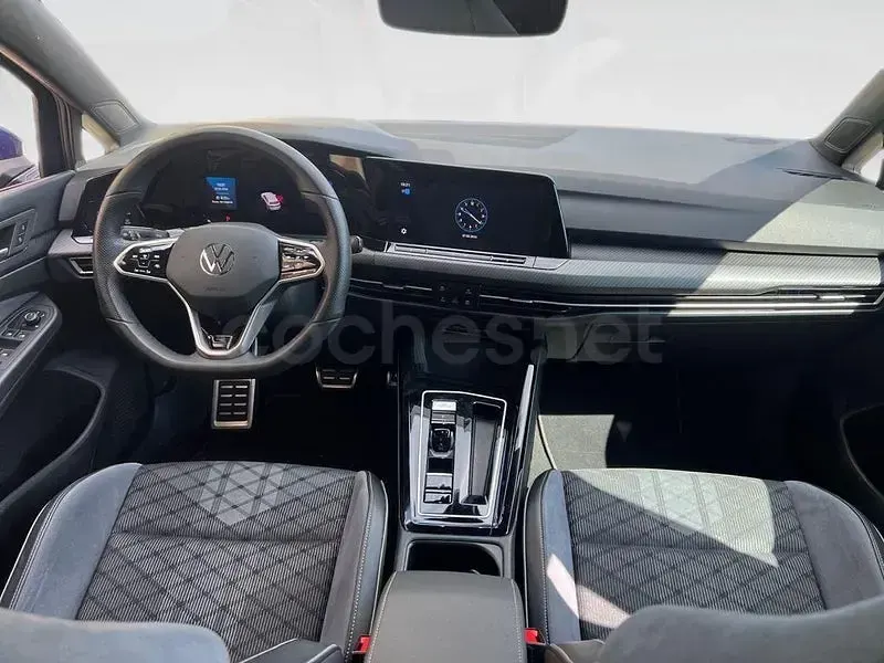 Usado VW Golf VIII R-line 150 CV (110 kW) 2024 Azul Berlina