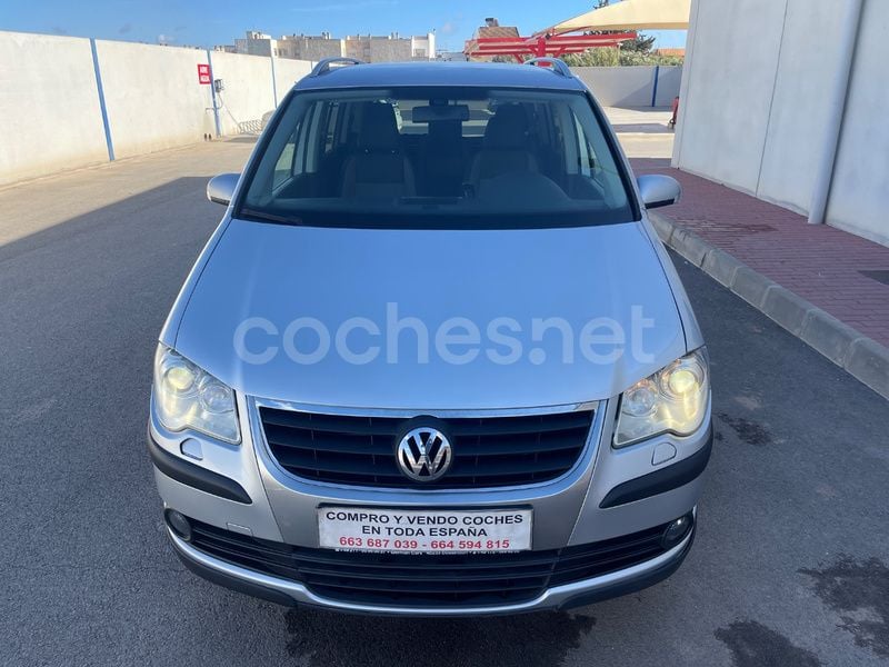 Gris / plata Usado 2008 VW Touran Monovolumen | 6800 € (Precio justo) - Imagen 1/4