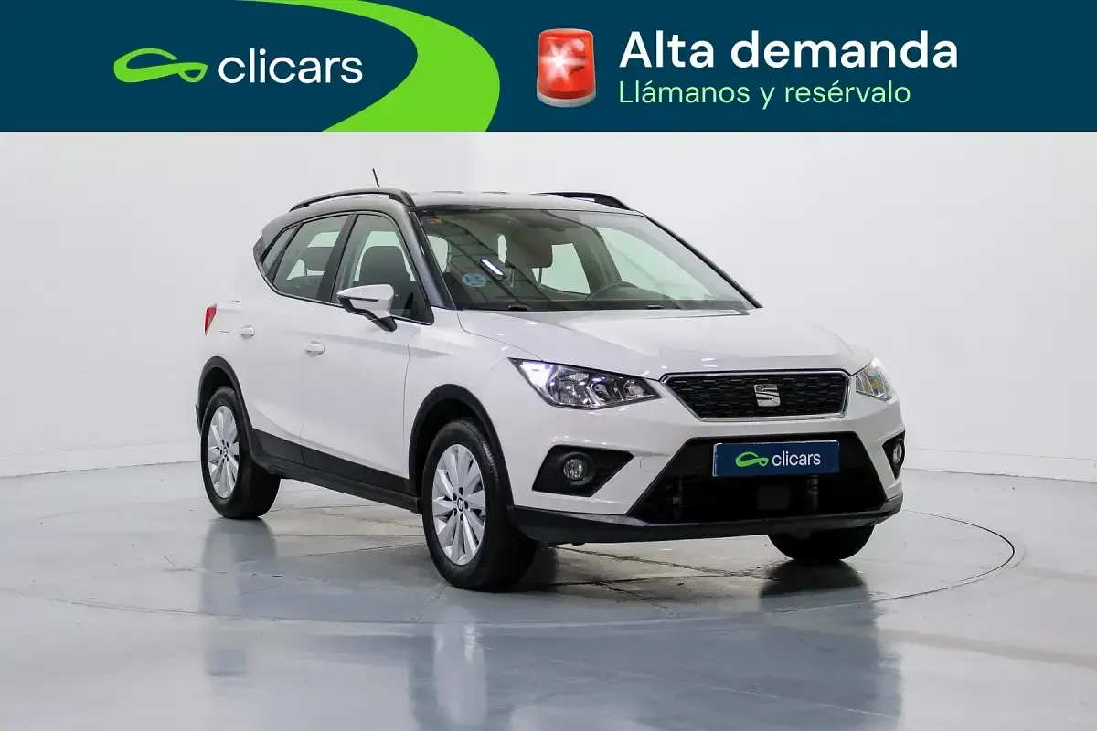 Usado Seat Arona Ecomotive 110 CV (80 kW) 2021 Blanco SUV