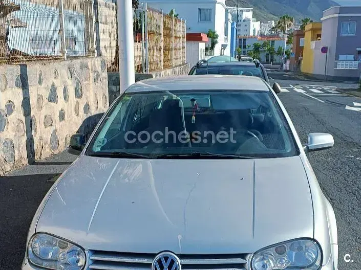 Usado VW Golf IV Conceptline 105 CV (77 kW) 2001 Gris / plata Berlina