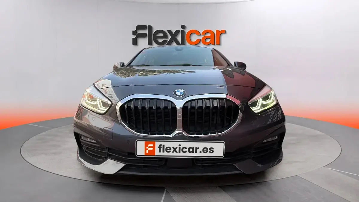 Usado BMW 118 140 CV (102 kW) 2021 Gris Berlina
