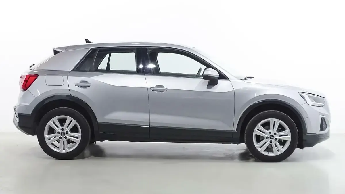 Usado Audi Q2 Advanced Plus 110 CV (80 kW) 2021 Gris SUV