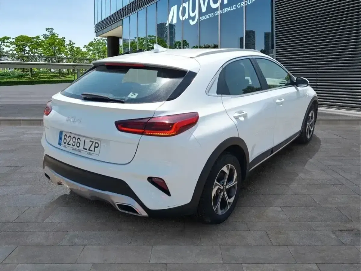 Usado Kia XCeed 120 CV (88 kW) 2022 Blanco SUV