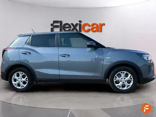 Usado SsangYong Tivoli 163 CV (119 kW) 2024 Gris SUV
