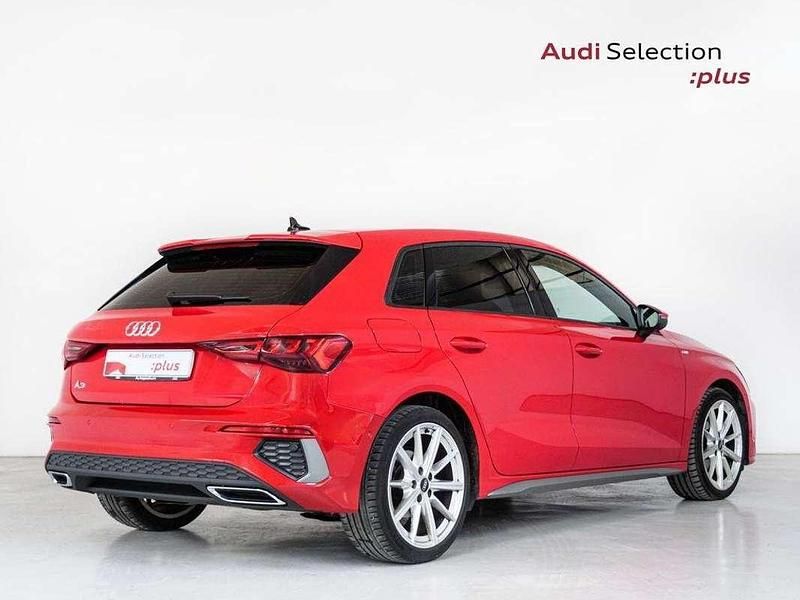 Usado Audi A3 Sportback S-Line 150 CV (110 kW) 2023 Rojo Utilitario