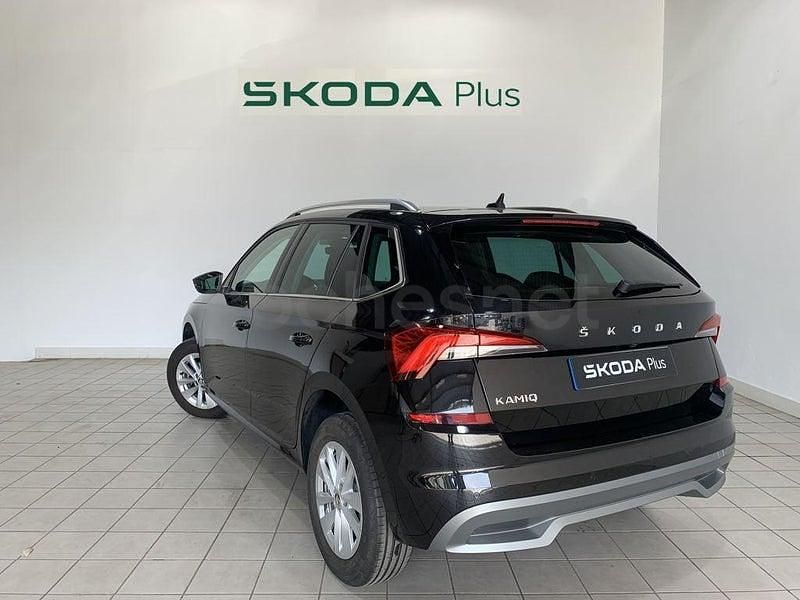 Usado Skoda Kamiq Ambition 110 CV (80 kW) 2024 Negro SUV