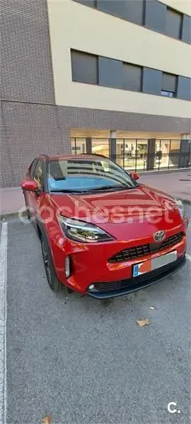 Usado Toyota Yaris Cross Style 130 CV (95 kW) 2025 Rojo SUV
