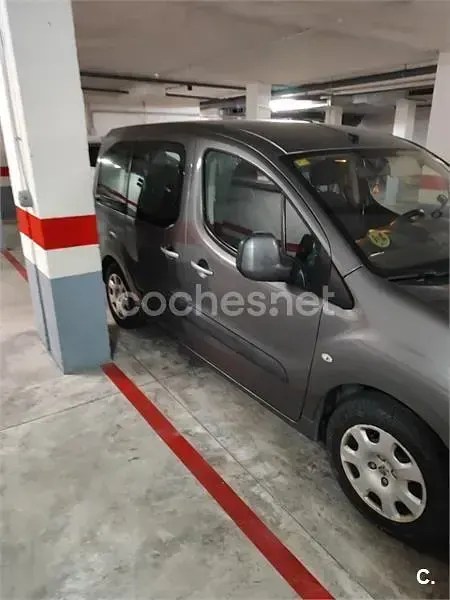 Usado Peugeot Partner Tepee Premium 90 CV (66 kW) 2009 Gris / plata Monovolumen