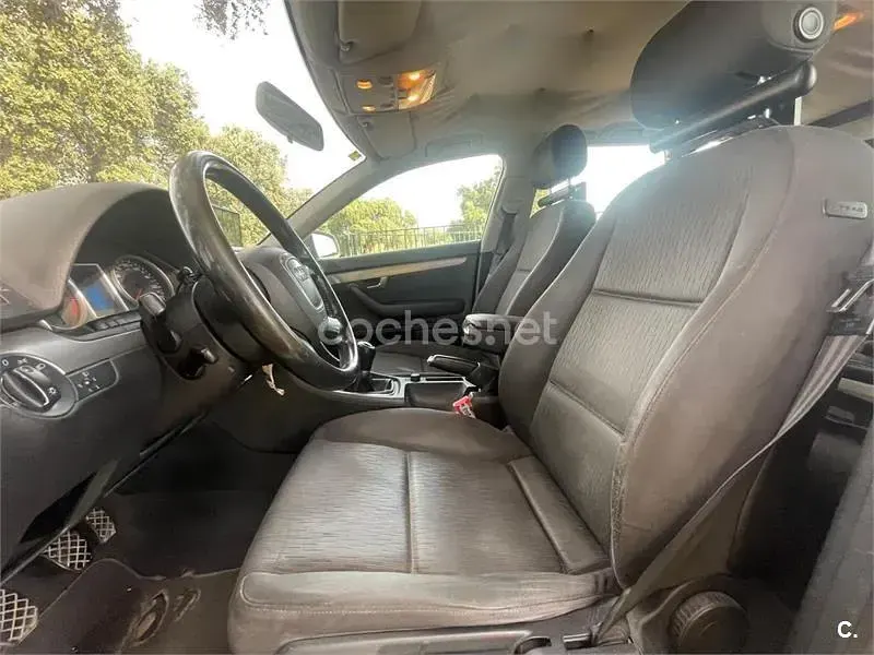 Usado Audi A4 115 CV (84 kW) 2006 Gris / plata Familiar