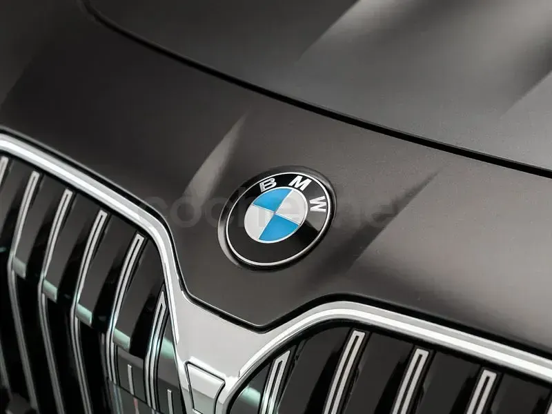 Usado BMW 740 Comfort Edition 299 CV (219 kW) 2025 Negro Berlina