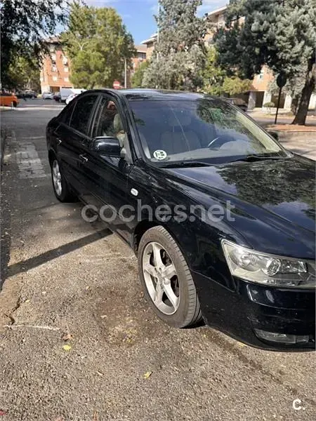 Usado Hyundai Sonata Comfort 140 CV (102 kW) 2008 Negro Berlina