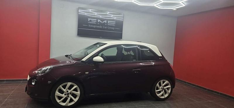 Usado Opel Adam Glam 87 CV (63 kW) 2016 Rojo Utilitario