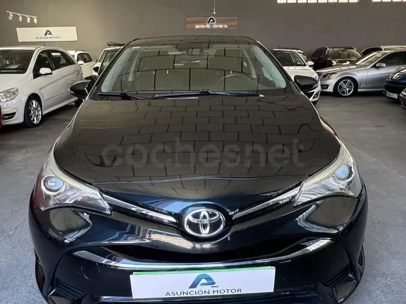 Usado Toyota Avensis Advance 143 CV (105 kW) 2015 Azul Berlina