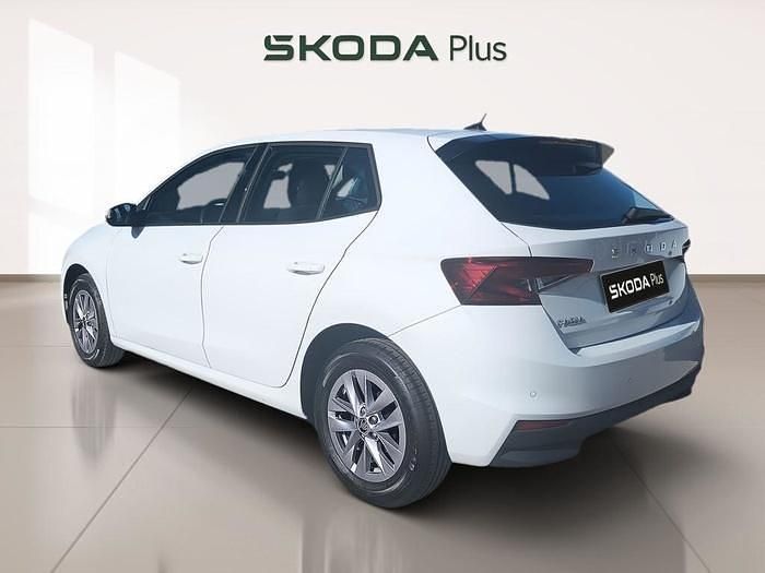 Blanco Usado 2024 Skoda Fabia Essence Berlina | 16.190 € (Precio justo) - Imagen 1/4