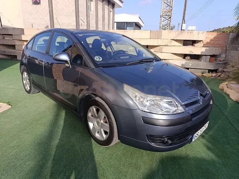 Usado Citroën C4 90 CV (66 kW) 2008 Gris / plata Berlina