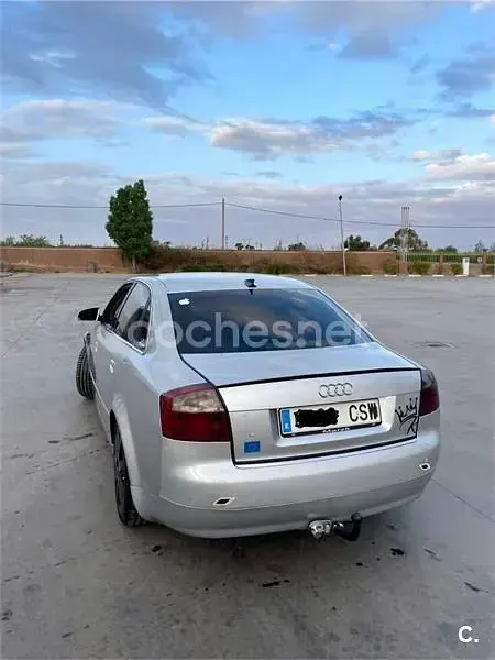 Usado Audi A4 130 CV (95 kW) 2004 Gris / plata Berlina