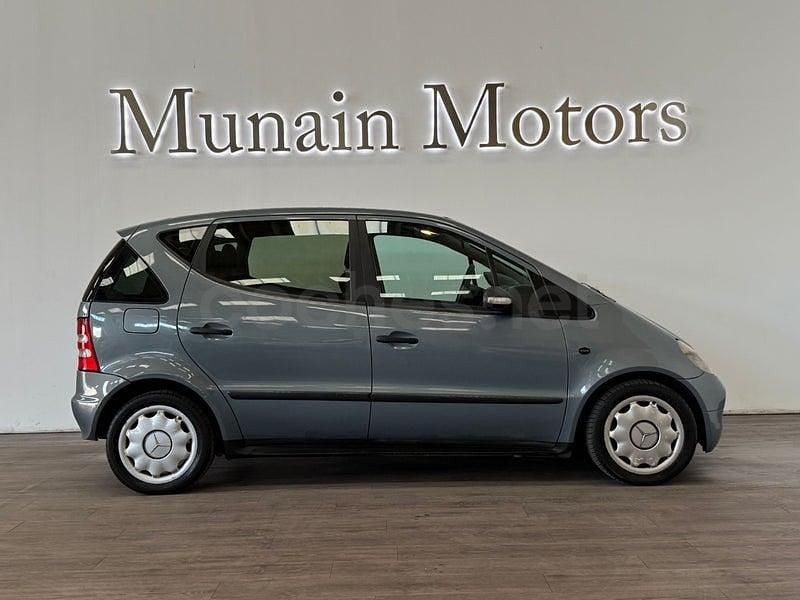 Usado Mercedes A140 Classic 82 CV (60 kW) 2004 Gris / plata Monovolumen