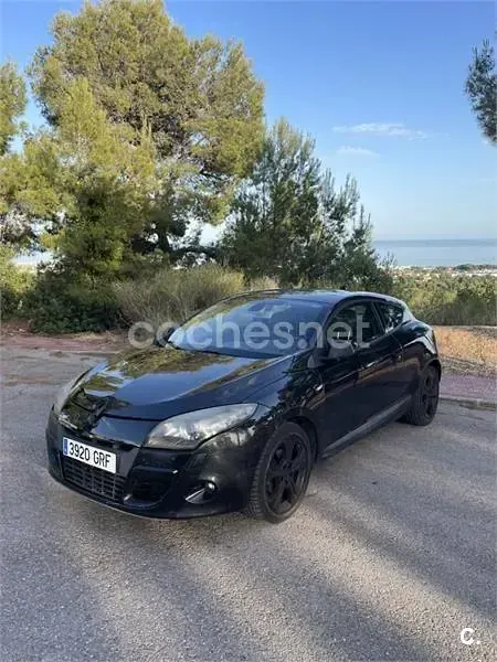 Usado Renault Mégane Dynamique 130 CV (95 kW) 2009 Negro Berlina