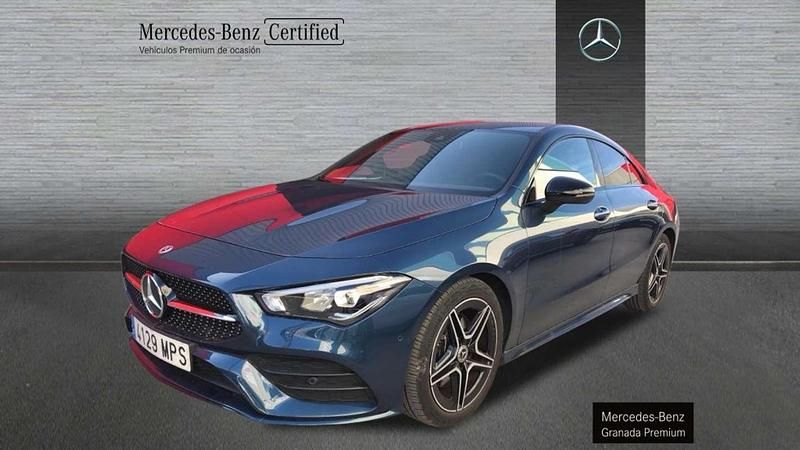Azul Usado 2024 Mercedes CLA200 Berlina | 37.900 € (Precio justo) - Imagen 1/4