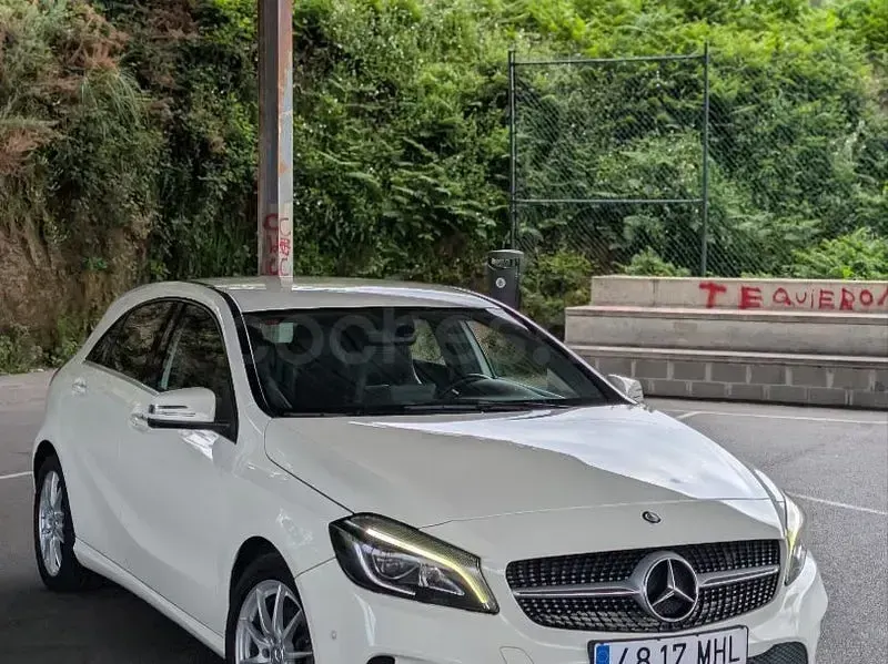 Käytetty Mercedes A200 Urban 136 HP (100 kW) 2016 Valkoinen Sedan