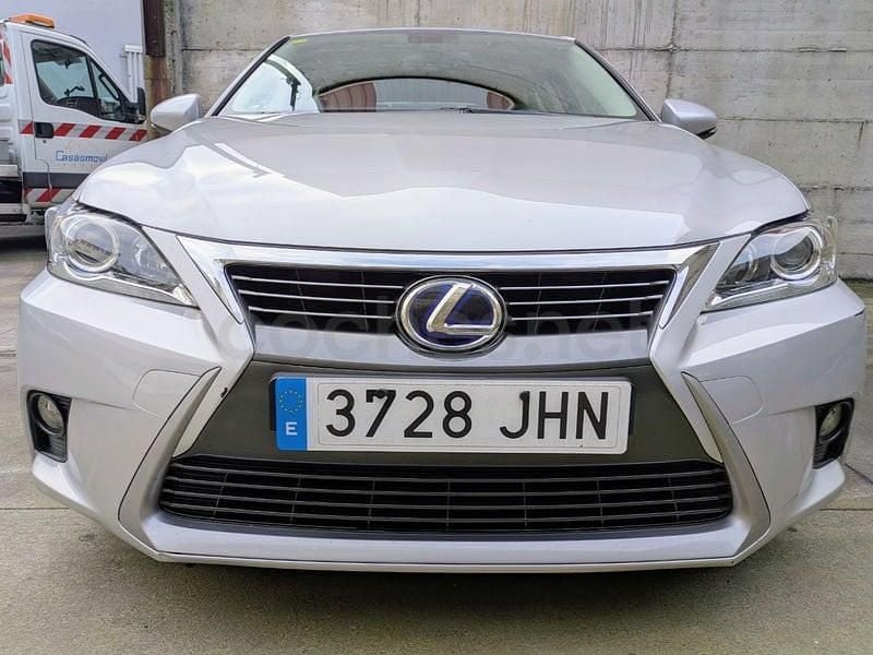 Usado Lexus CT200h Executive Line 136 CV (100 kW) 2015 Gris / plata Berlina