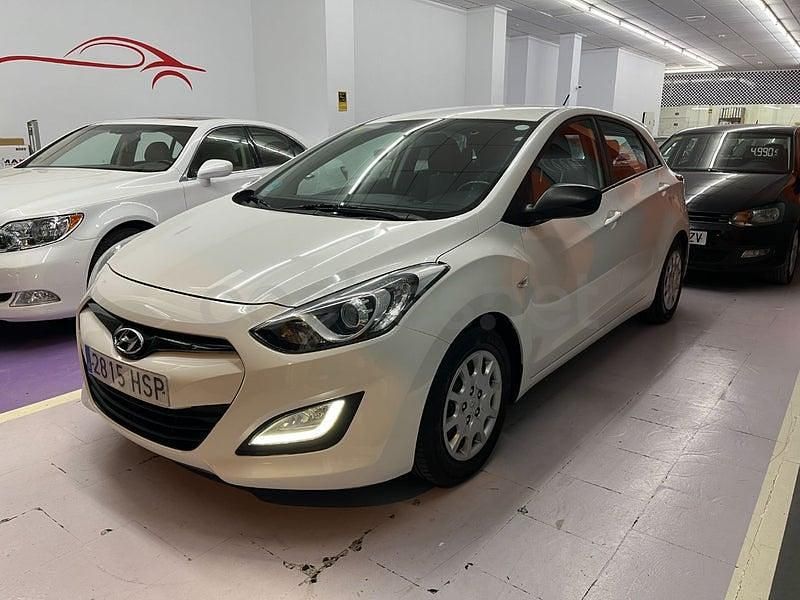 Usado Hyundai i30 101 CV (74 kW) 2013 Blanco Berlina