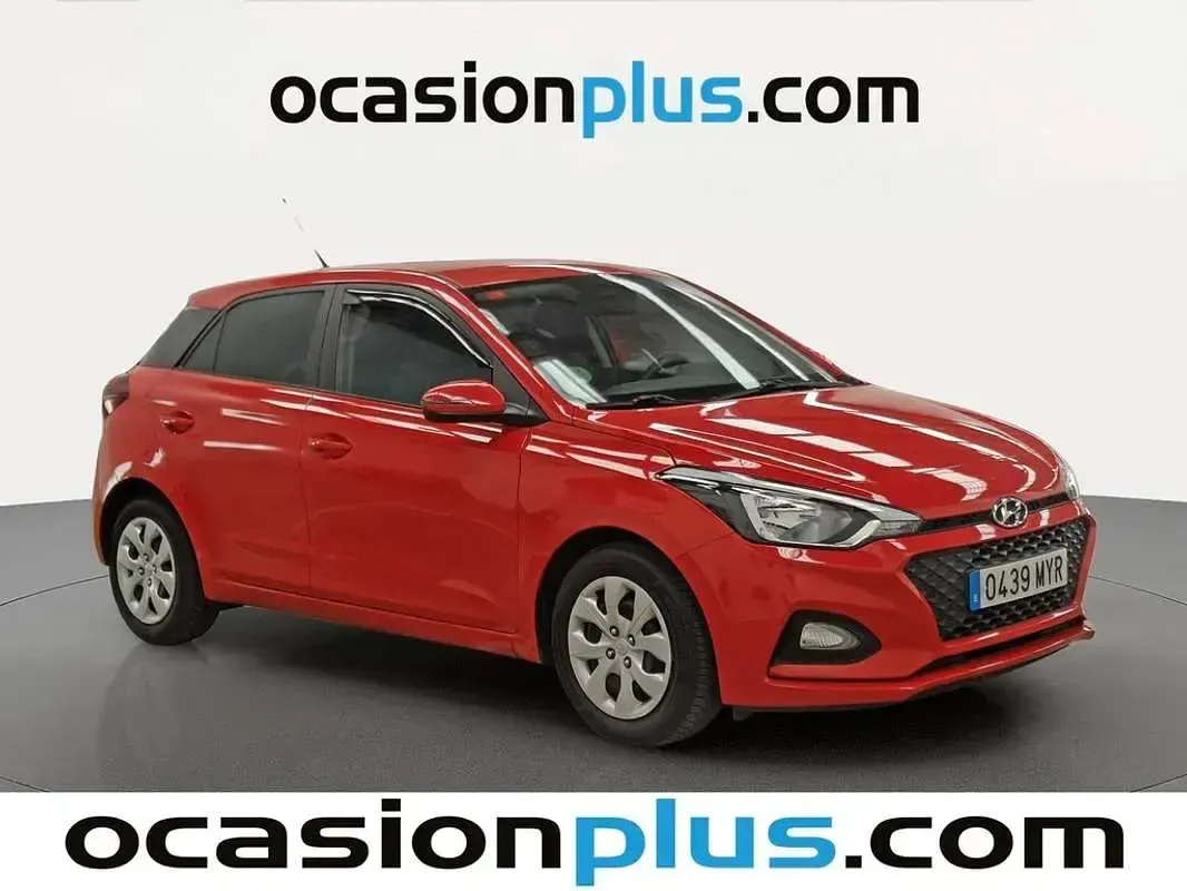 Usado Hyundai i20 75 CV (55 kW) 2019 Rojo Utilitario