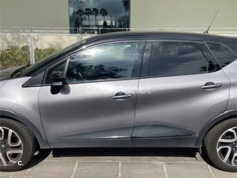 Usado Renault Captur Zen 90 CV (66 kW) 2015 Gris / plata SUV