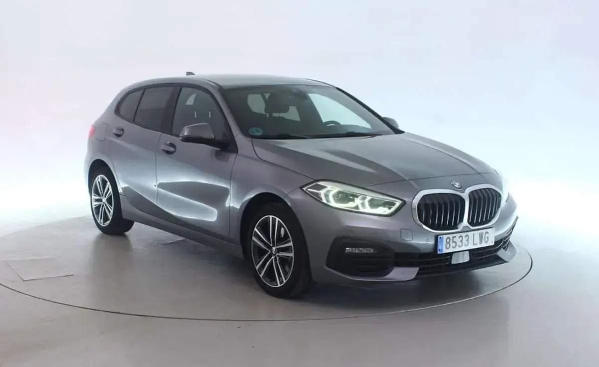 Usado BMW 118 150 CV (110 kW) 2022 Gris Utilitario
